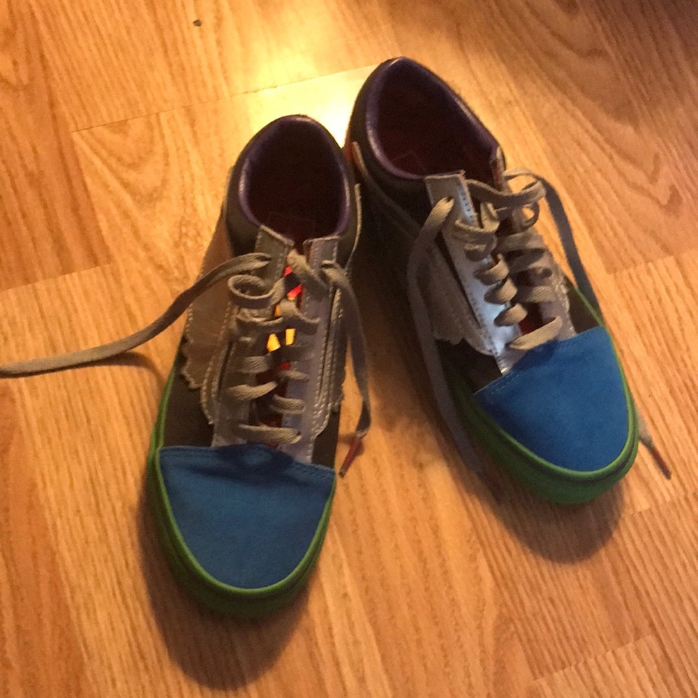 Size 5 limited edition marvel vans